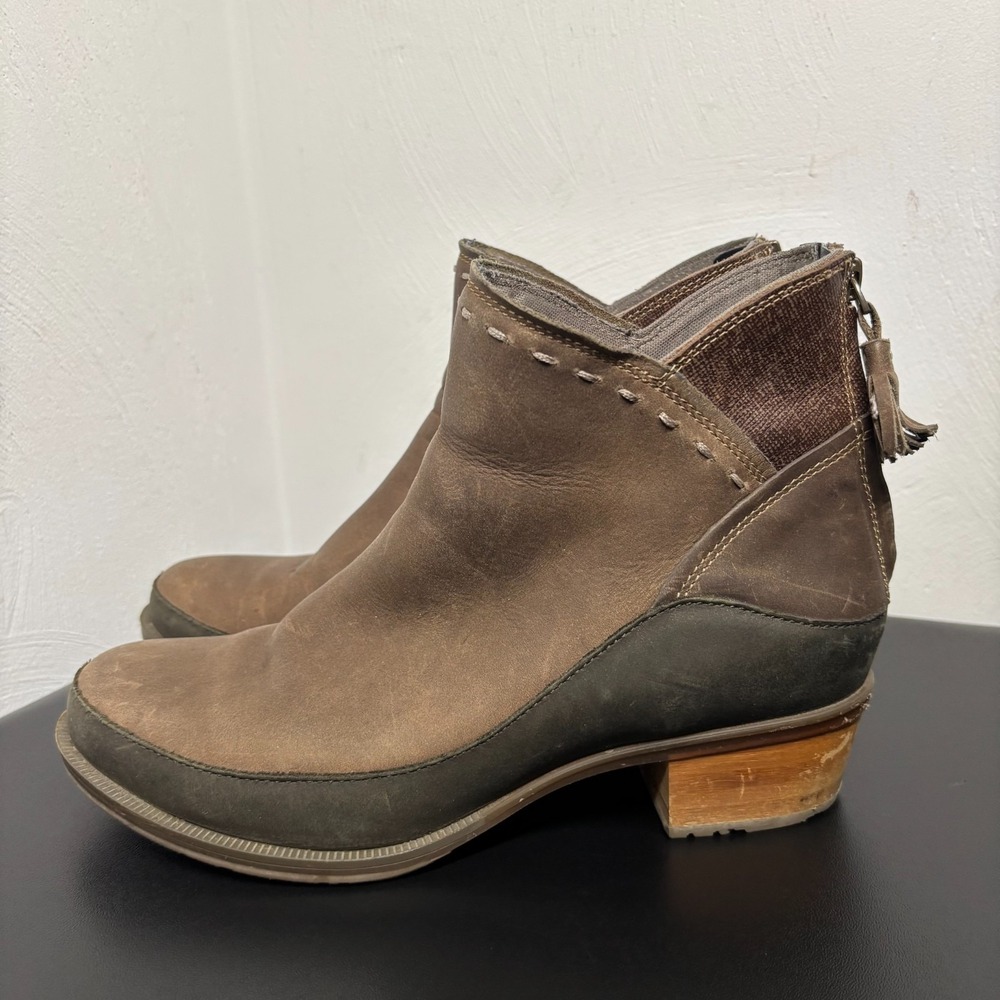Chaco Women's Cataluna Fossil Mid Ankle Boots Sz 8 Brown Leather Block Heel Zip